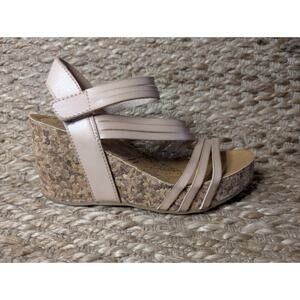 Blowfish Sandals Womens 8.5 Helm Platform Ankle Strap Pink Comfort Wedge Heels